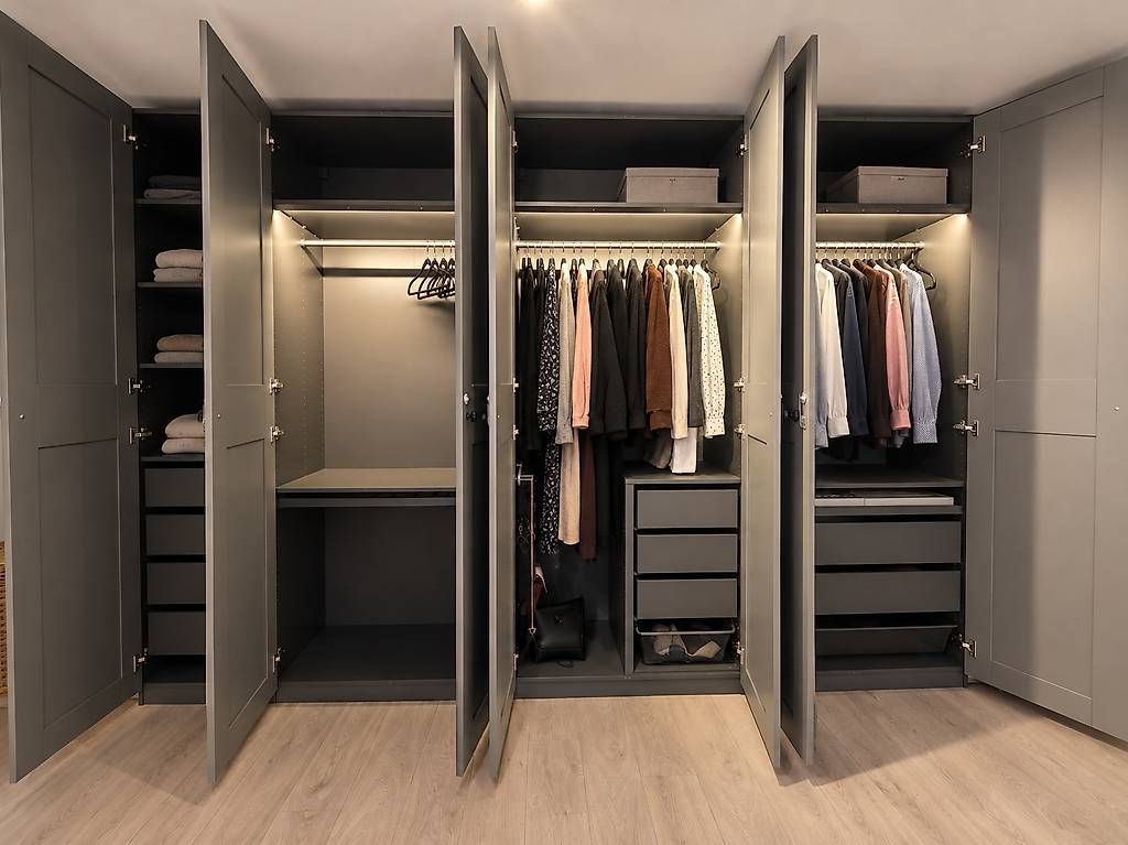 Ikea Armadi: Kleiderschrank PAX – Usato da Münchwilen TG venduto da joy_gg29