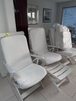 Gartenstühle weiss mit Polster und Fusshocker