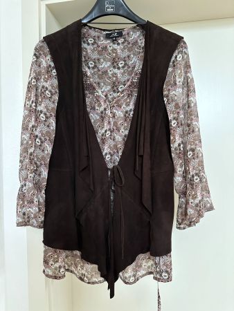 Wildleder-Gilet inklusive Bluse