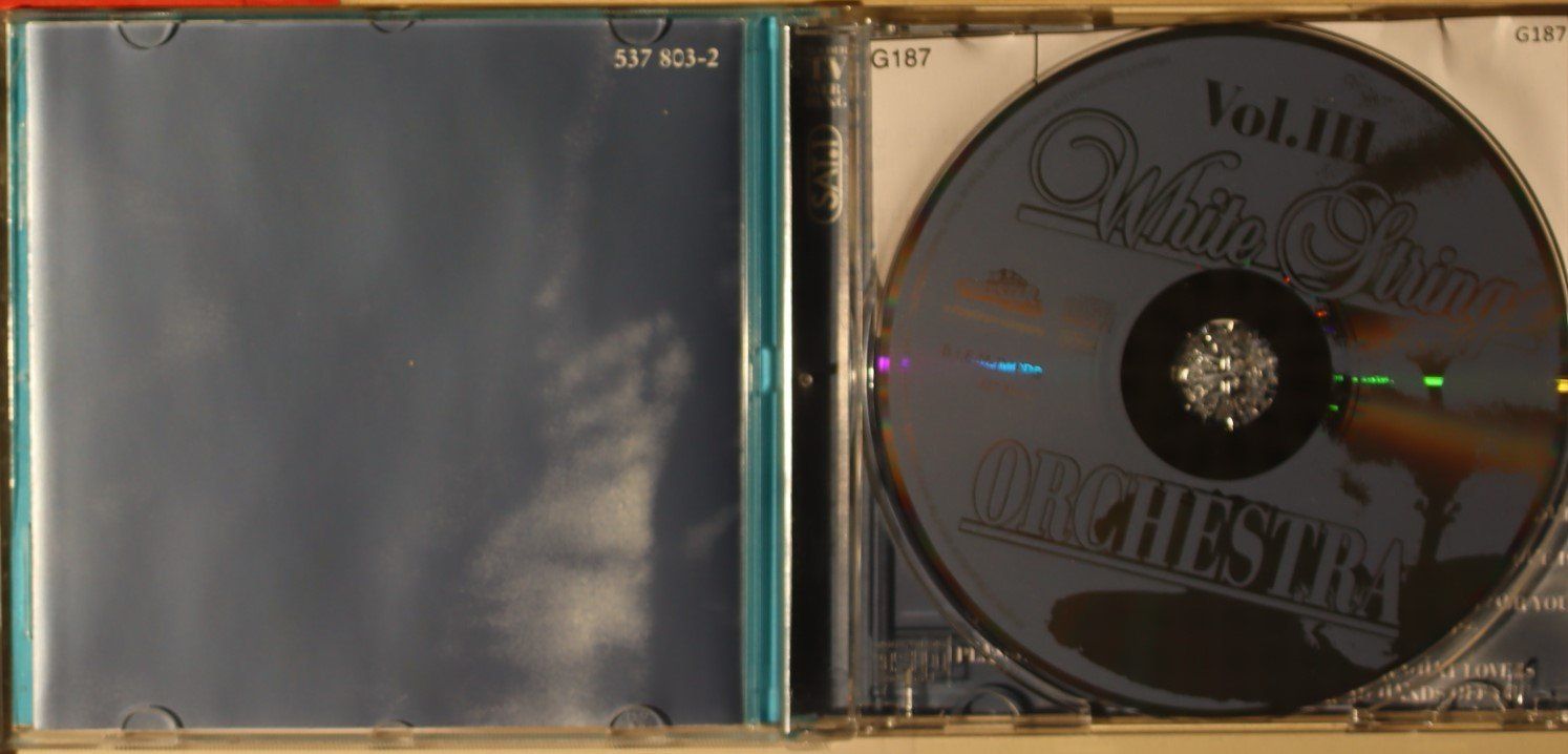 CD: White String Orchestra – Vol. III. – Usato da Luzern venduto da CONTENTI 1