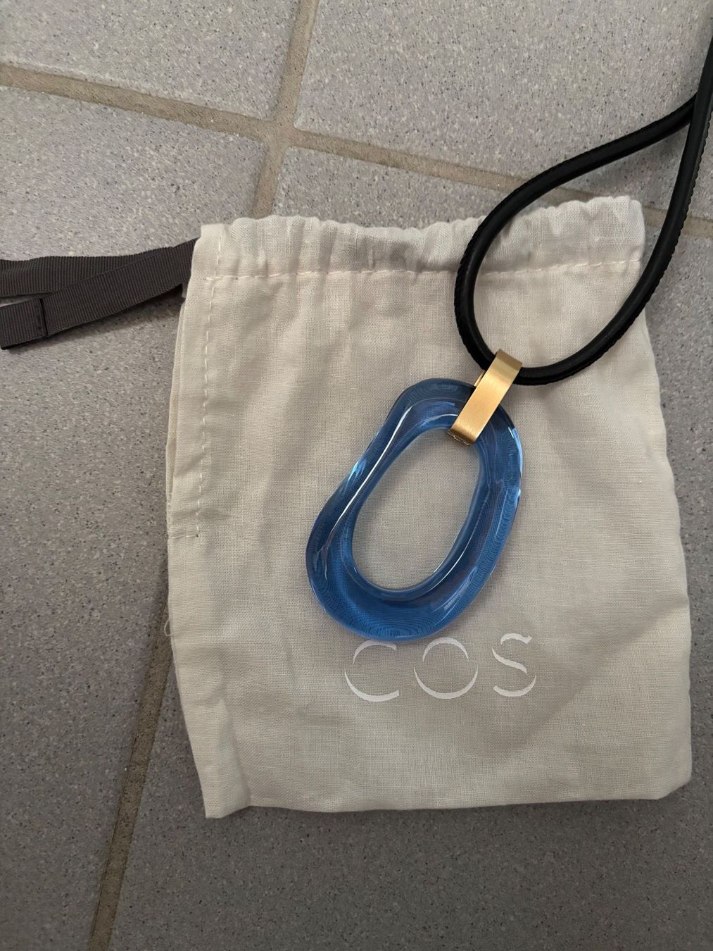 Cos Catenine: schlichte Halskette COS – Nuovo (secondo la descrizione) da Wangen ZH venduto da Mahmood11 2