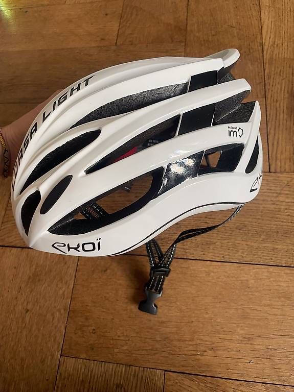 Helme: Velohelm weiss – Neu (gemäss Beschreibung) aus Basel von helger