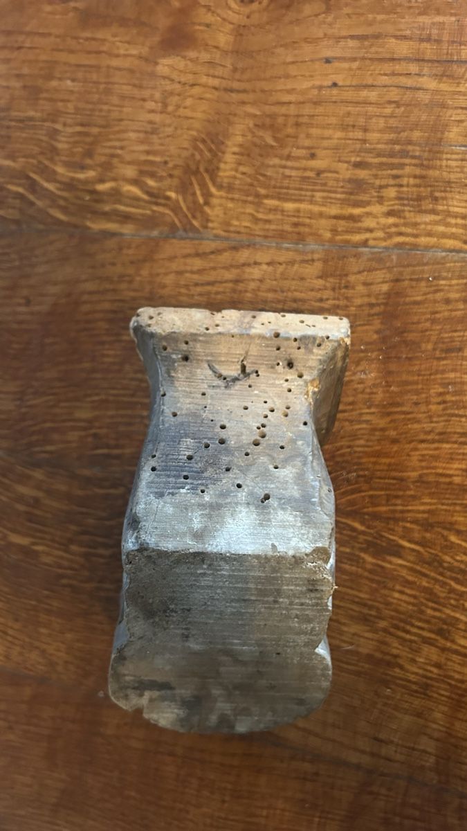 Altri mobili d'antiquariato: Antiker Möbelfuss, Löwentatze, Holz, – Usato da Riedholz venduto da Frettchen63 5