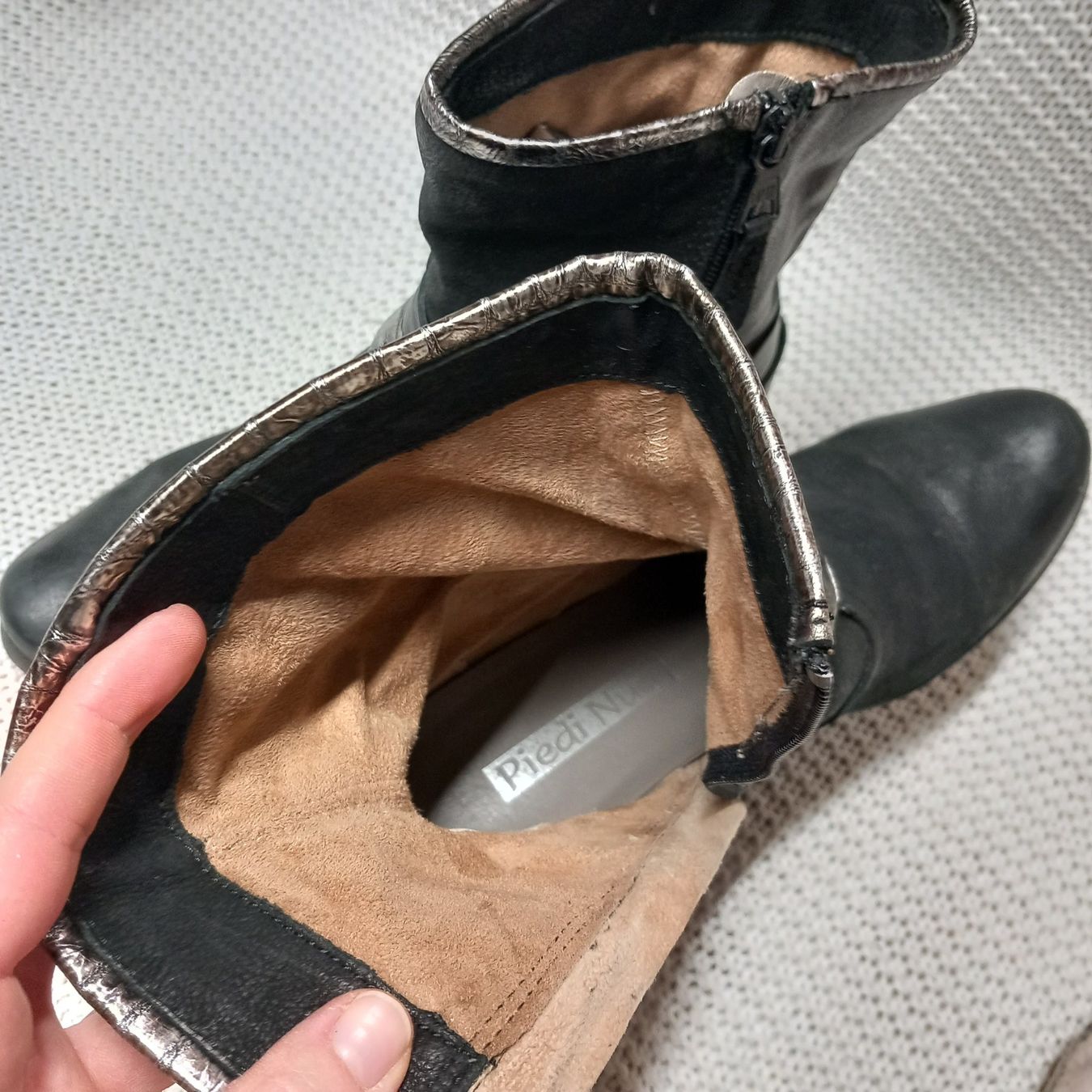Scarpe da donna: Lederstiefel Piedi Nudi Gr.40 schwarz – Usato da Gwatt (Thun) venduto da umwelt-brocki 5