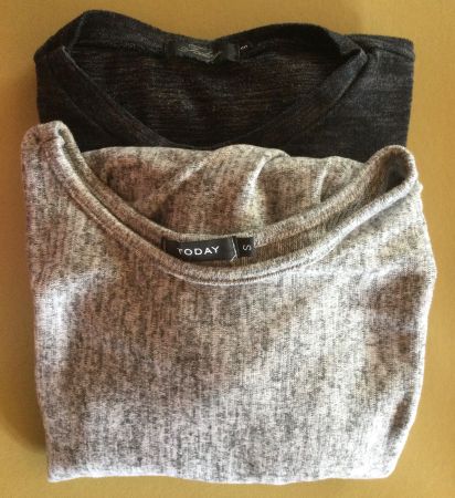 2 schöne Shirt Schwarz/Grau und Grau/Weiss Grösse S