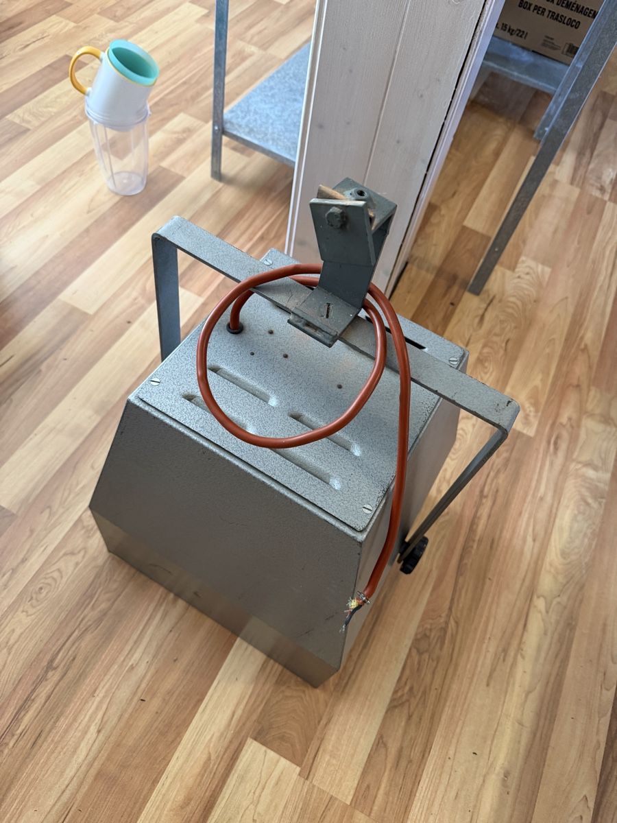 Lampade: Scheinwerfer – Usato da Dänikon ZH venduto da pingu9797