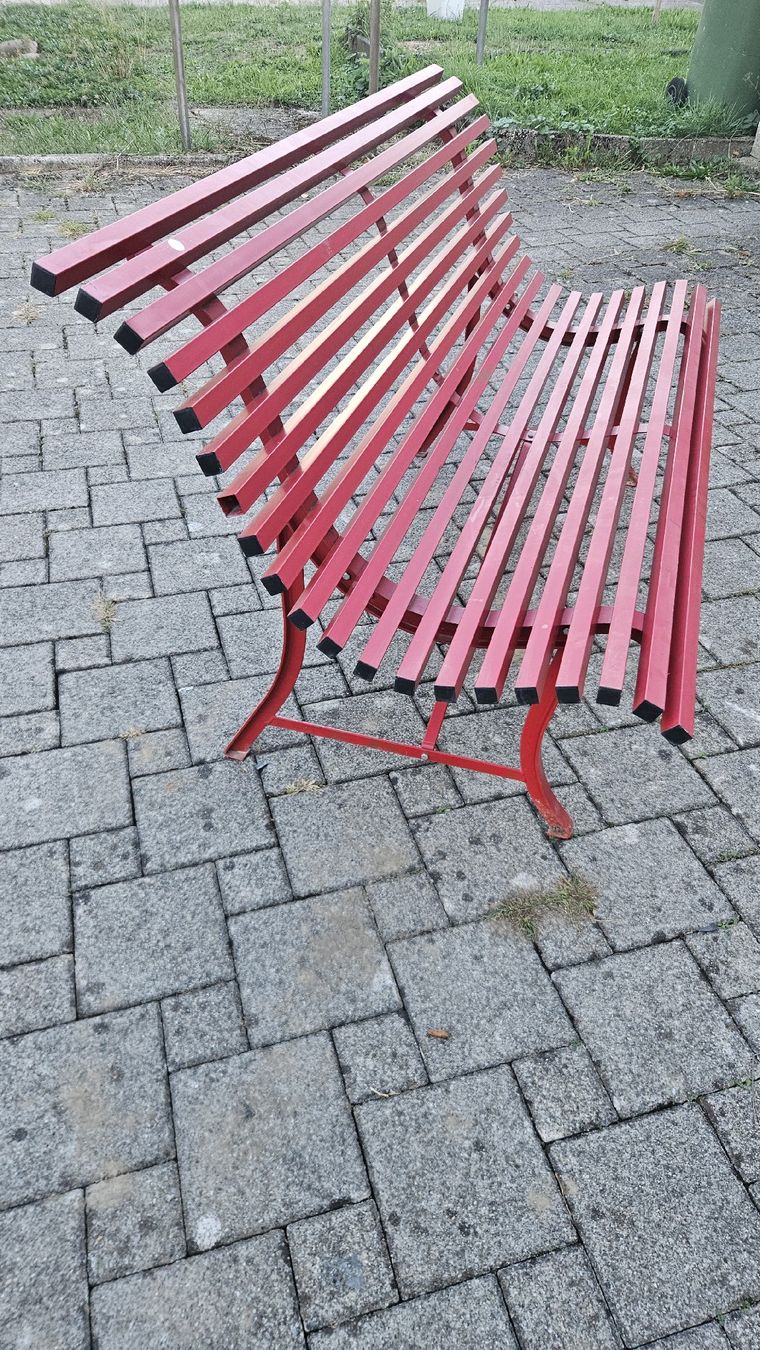 Panchine: Gartenbank Metall Rot – Usato da Rickenbach b. Wil venduto da nic_8ljr 3
