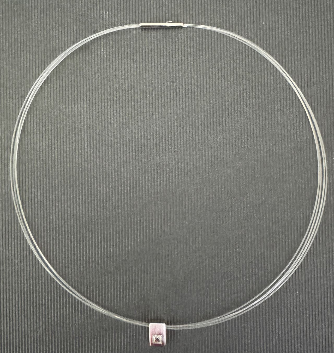 Altri gioielli: Collier mit Anhänger 42 cm lang – Usato da Rotkreuz venduto da den66