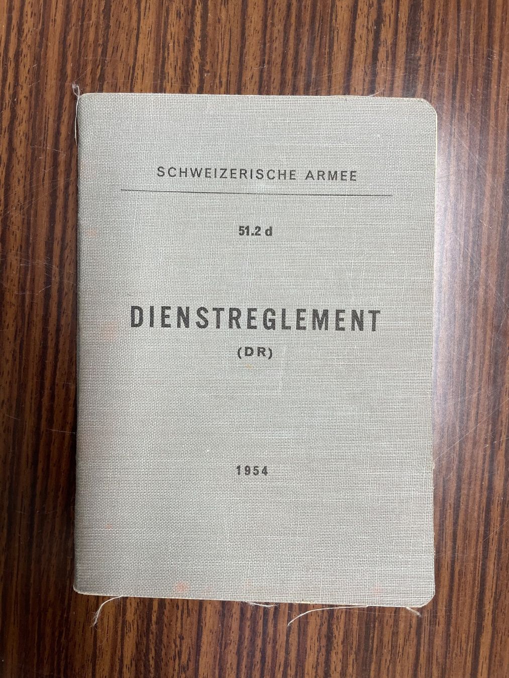 Libri: Gut erhaltenes Dienstreglement der Schweizer Armee 1954 – Usato da Steinmaur venduto da bikermac
