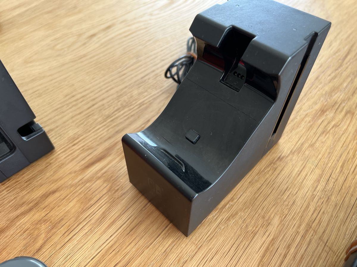 Nintendo Consoles: Nintendo Switch Set inkl. Pro Controller, 4 Joy-Con & 256 GB – D'occasion à Frenkendorf par astar09 9