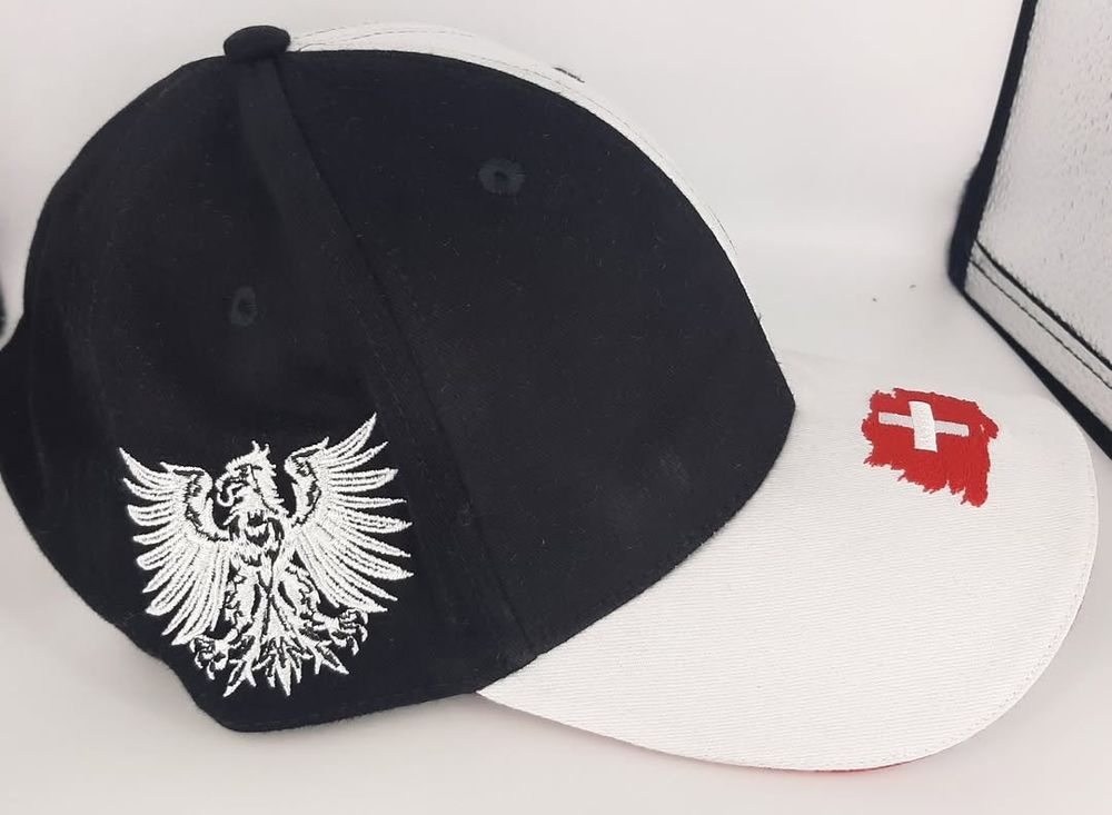 Copricapi, berretti & cappellini: Casquettes 3D en édition limitée – Nuovo (secondo la descrizione) da Genève venduto da ama_j8kr 3