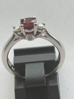 Rubin Ring mit Diamanten,  14 Karat Weissgold, neuwertig!