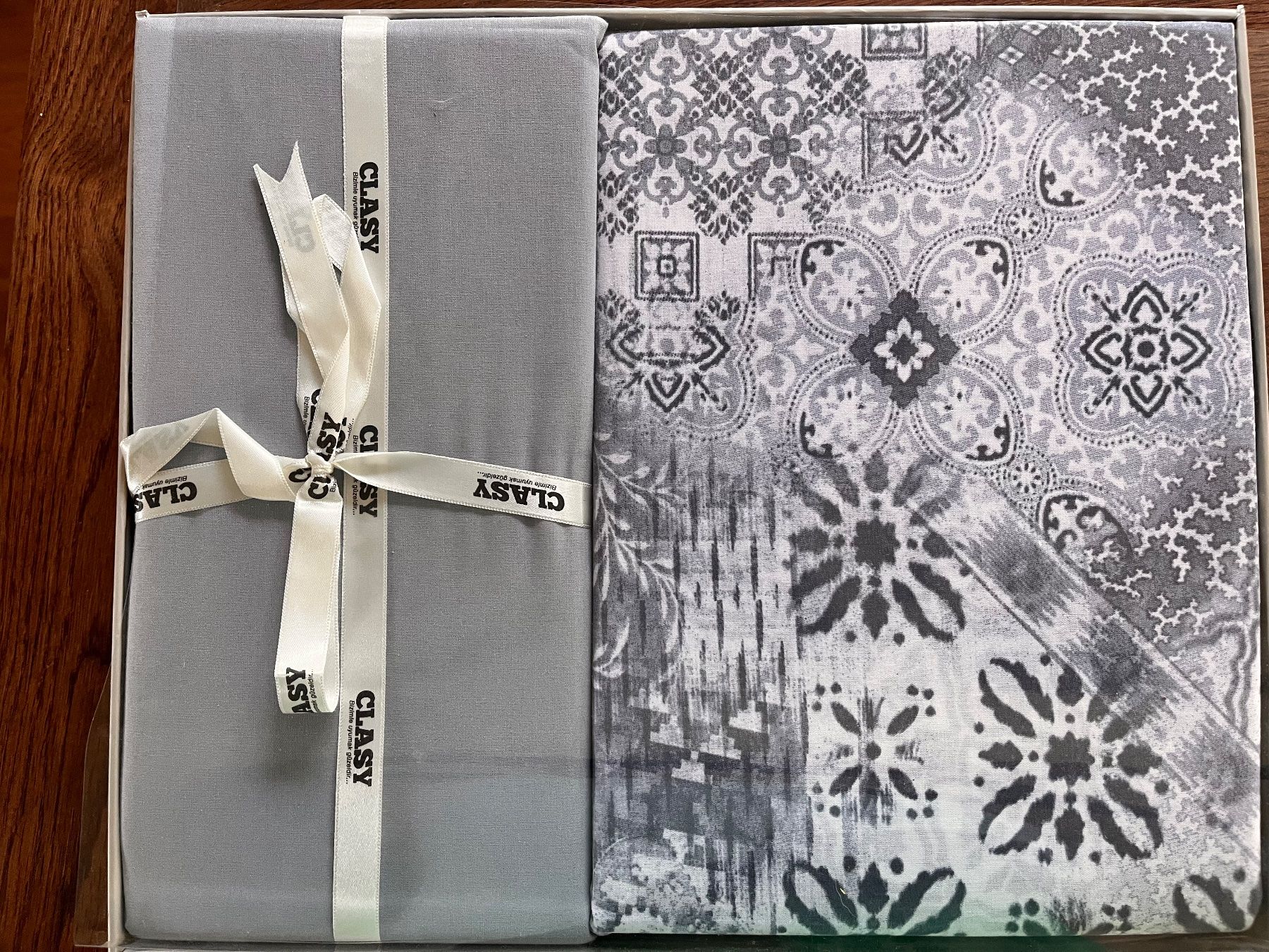 Biancheria da letto: Parure de lit Clasy – Usato da Plan-les-Ouates venduto da babsbonplan 1