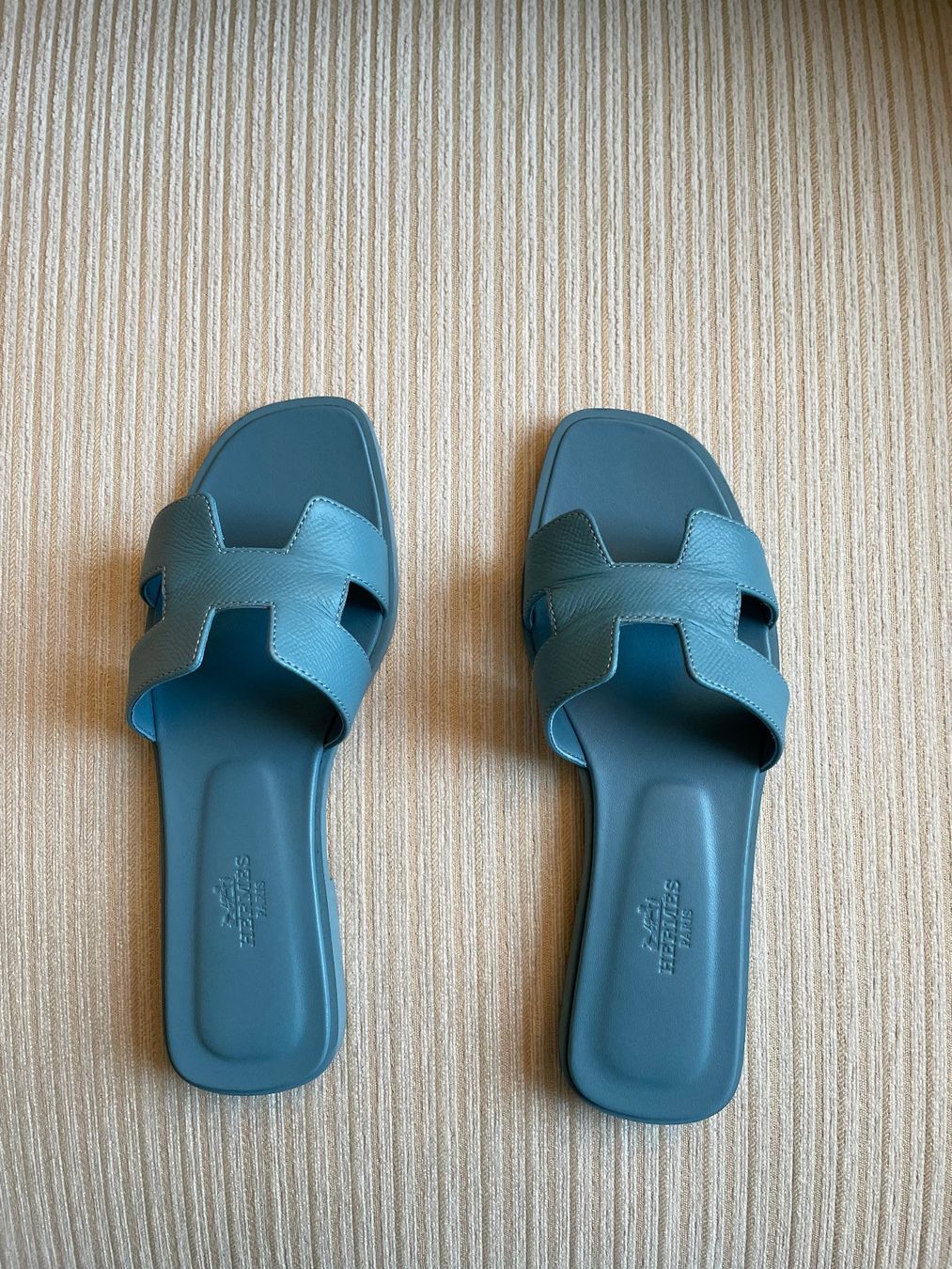 Hermès Damenschuhe: HERMÈS Sandalen Oran (Gr. 36) – Gebraucht aus Zürich von  1