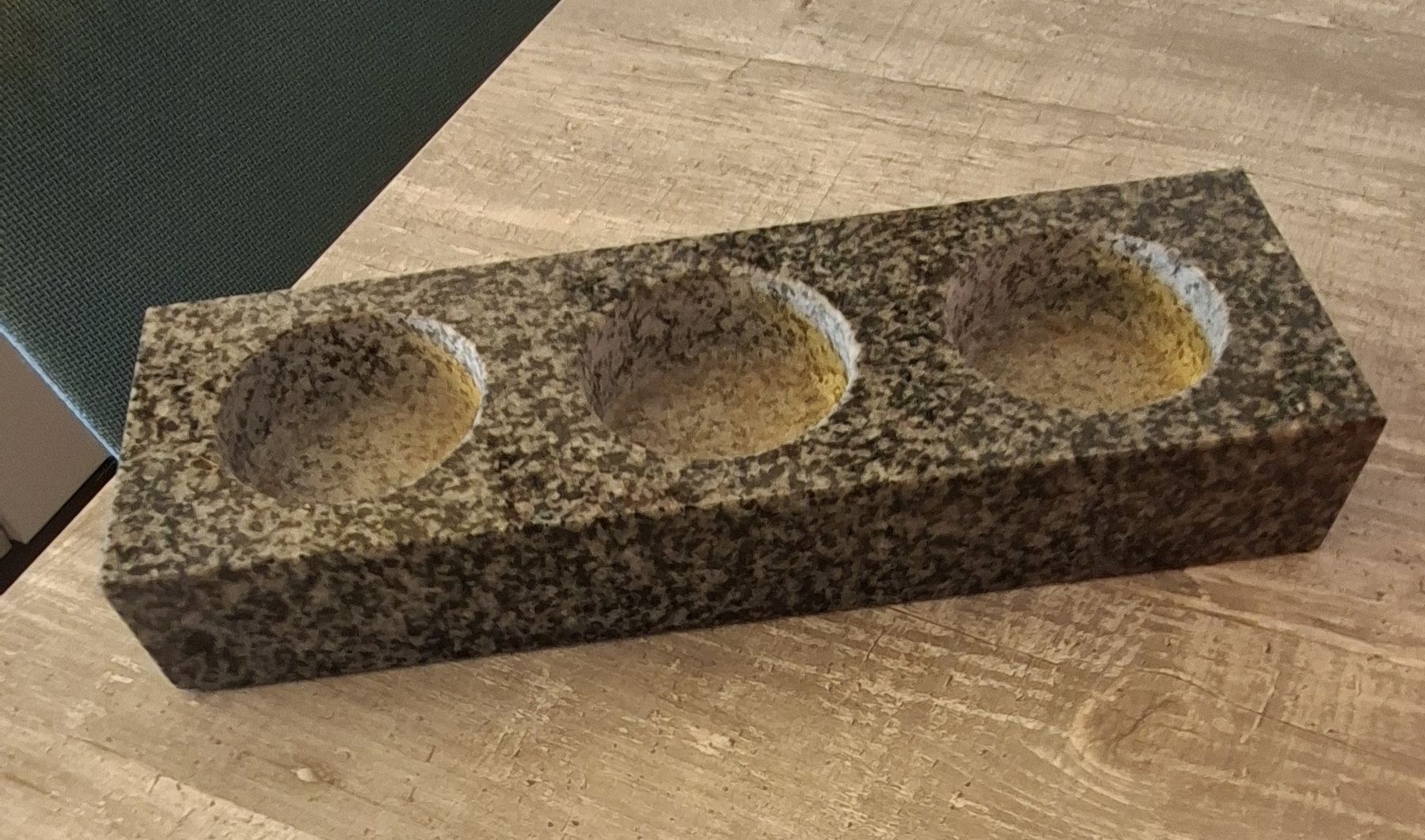 Kerzenständer: Kerzenhalter Stein Granit Grau – Gebraucht aus Riehen von Steinbock1970