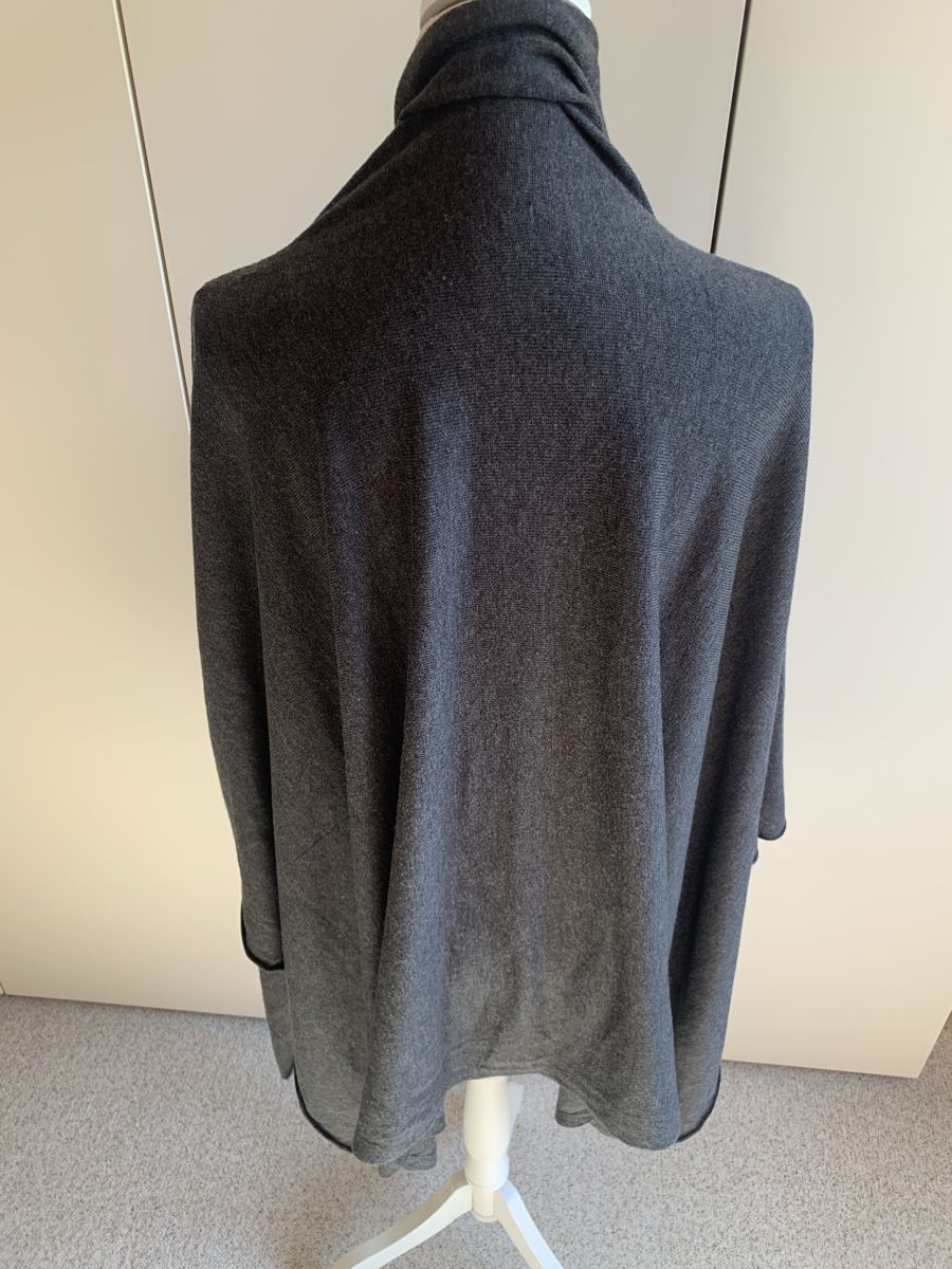 H&M Altro in Moda donna: Poncho von H&M dunkelgrau one Size – Usato da Ellikon an der Thur venduto da Bali1999 5