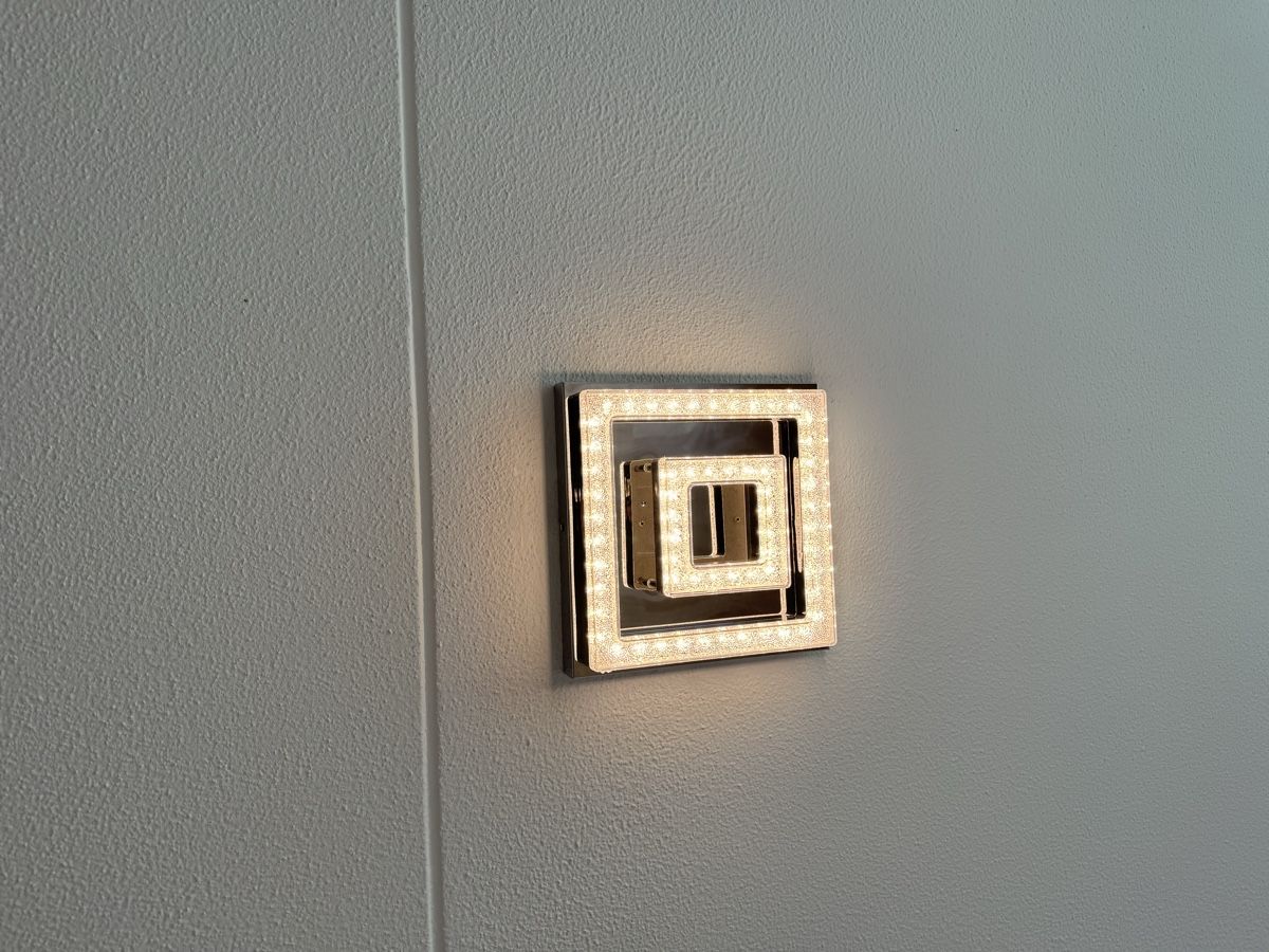 Lampadari & plafoniere: LED Wand- und Deckenlampe, Quadrat – Usato da Hombrechtikon venduto da Scharan2019