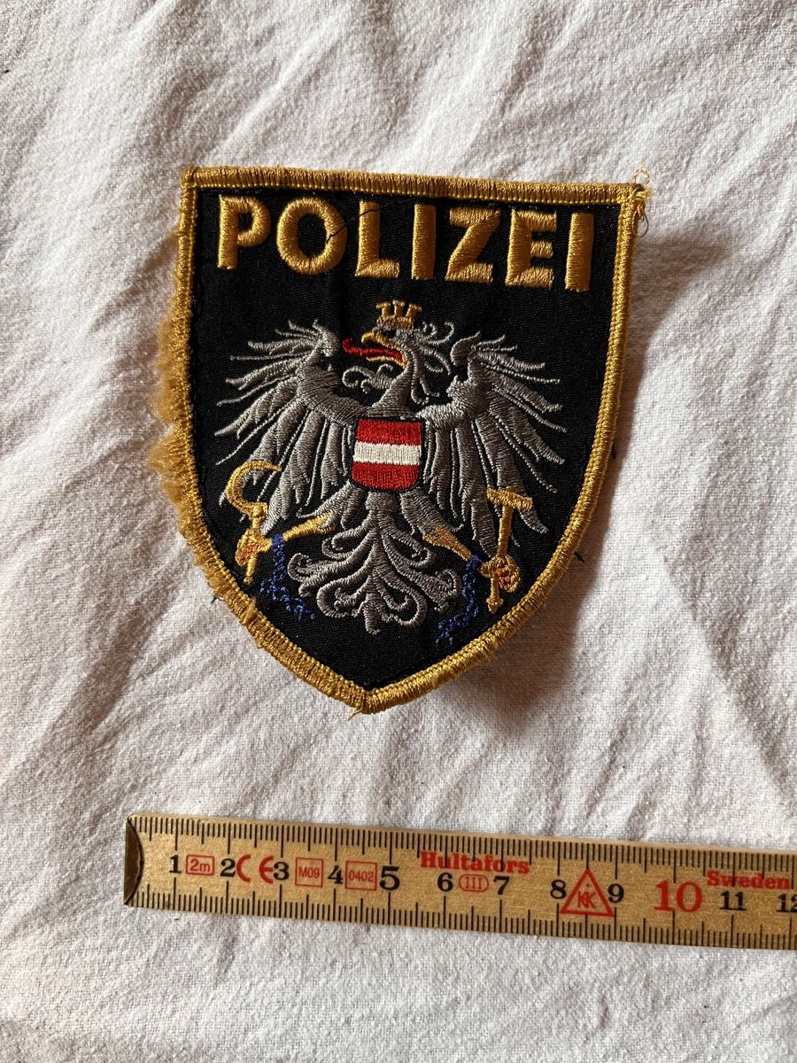 Plaketten & Abzeichen: Abzeichen Polizei Österreich Badge – Gebraucht aus Maienfeld von DivicoHelveticus