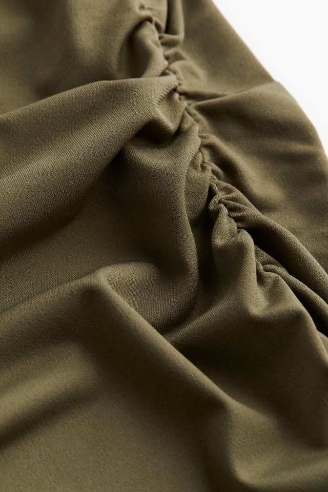 H&M Vestiti: Kleid mit Wasserfall-Ausschnitt H&M Grösse L – Nuovo e nell'imballaggio originale da Zürich venduto da sandra.gm 1