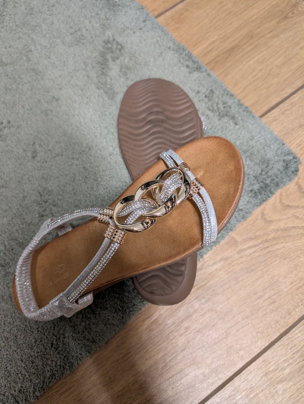 Chaussures femmes: Sandalen – D'occasion à Duggingen par cri_76mj 4