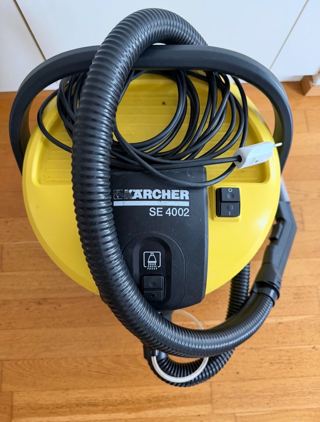 Kärcher Staubsauger & Zubehör: Kärcher SE 4002 – Gebraucht aus Allschwil von Blumergg 1