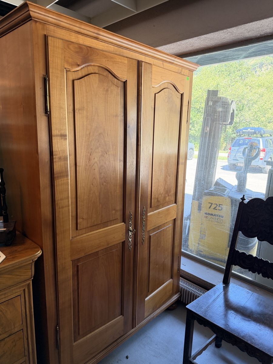Armadi: armoire penderie en bois  – Usato da St-Maurice venduto da antikdestok