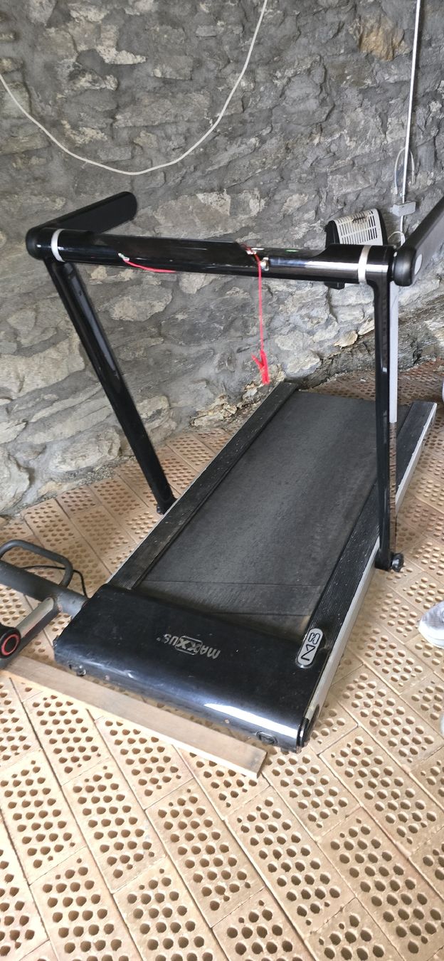 Maxxus Hometrainer: MAXXUS Laufband M8 – Usato da Simplon Dorf venduto da div_blv9 1