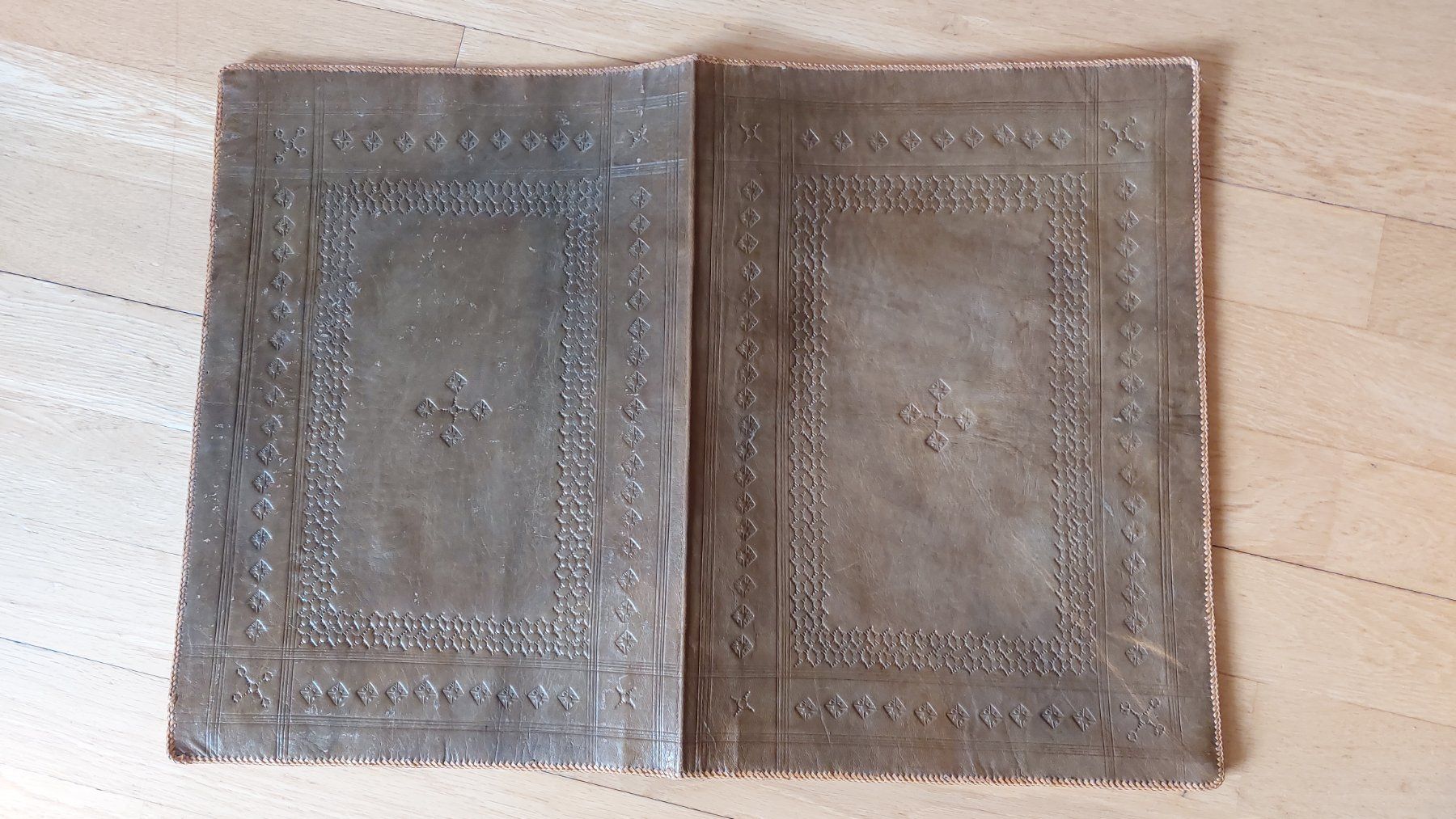 Valigie & Borse: Antik Dokumentenmappe Vintage Leder – Usato da Oberdiessbach venduto da wasserfreak