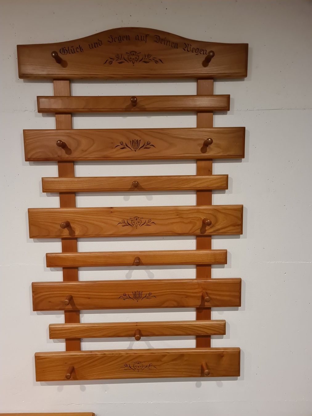 Cassapanche: Truhe mit Garderobe und Spiegel – Usato da Escholzmatt venduto da Moscato 3