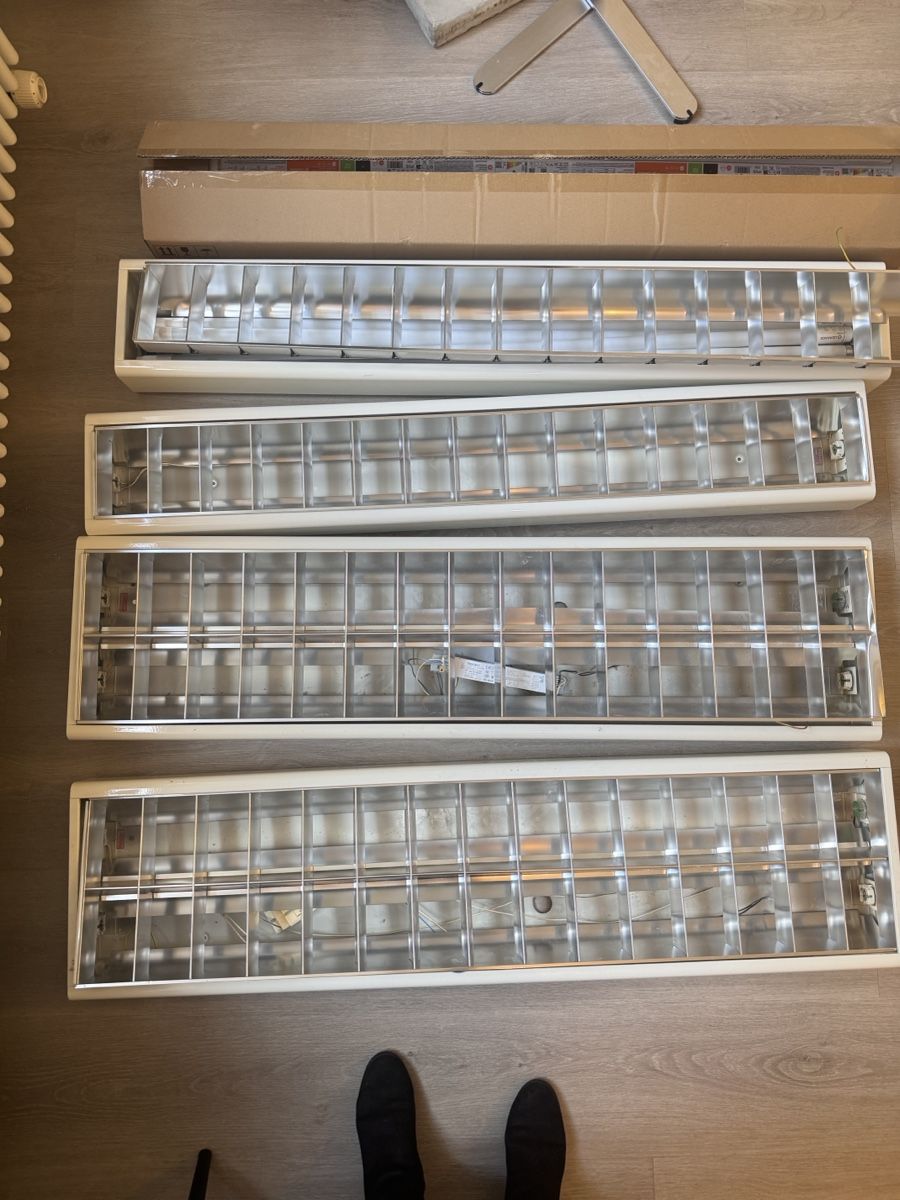 Lampadari & plafoniere: Rasterleuchten Deckenlampen 8 Stück gebraucht – Usato da Bern venduto da NOKOMETA