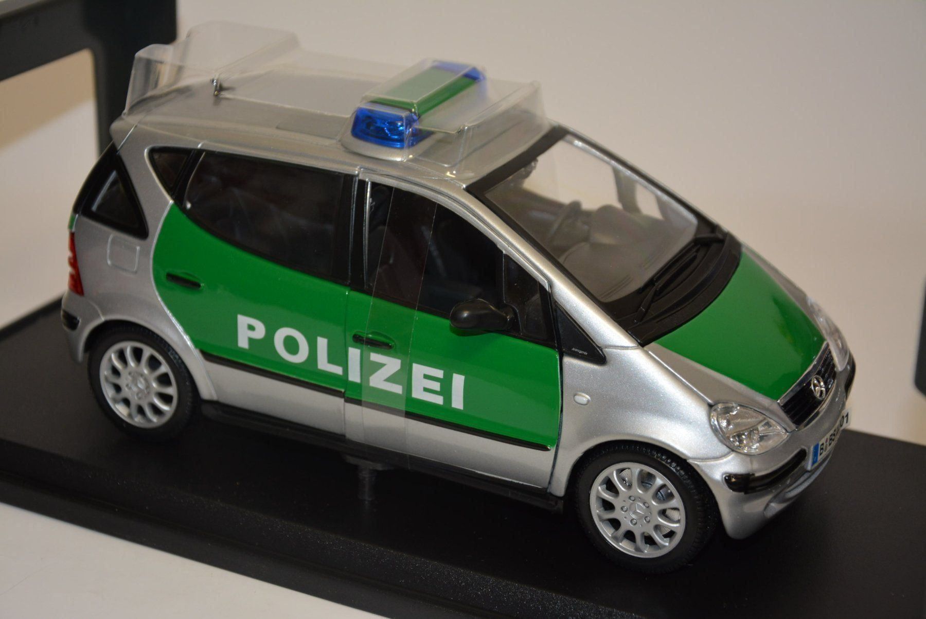 Mercedes-Benz Modellini d'auto: Mercedes Benz A-Klasse Longversion 1:18 – Nuovo e nell'imballaggio originale da Goldach venduto da Feivel9 2