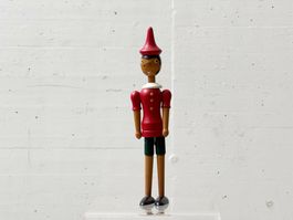 Ikonische Holzfigur Pinocchio, dekorative Gelenkfigur, 60er