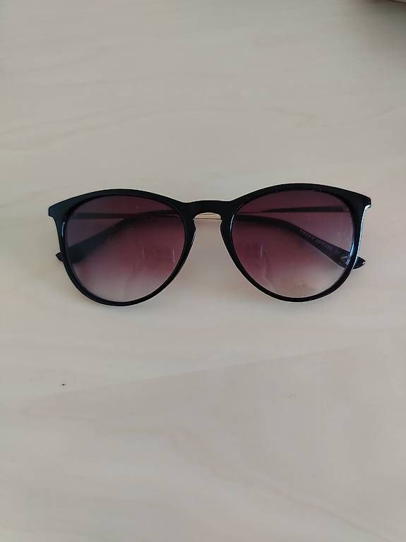 Lunettes & Verres: Occhiali da sole – Neuf (Voir description) à Davesco-Soragno par Mia_sii 2