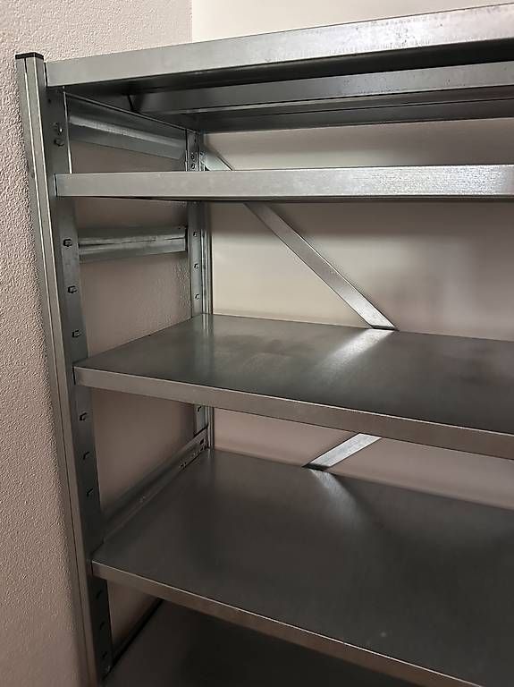 Interio Scaffali: Galva Metall Gestelle – Usato da Bern venduto da bea_nl9y 1