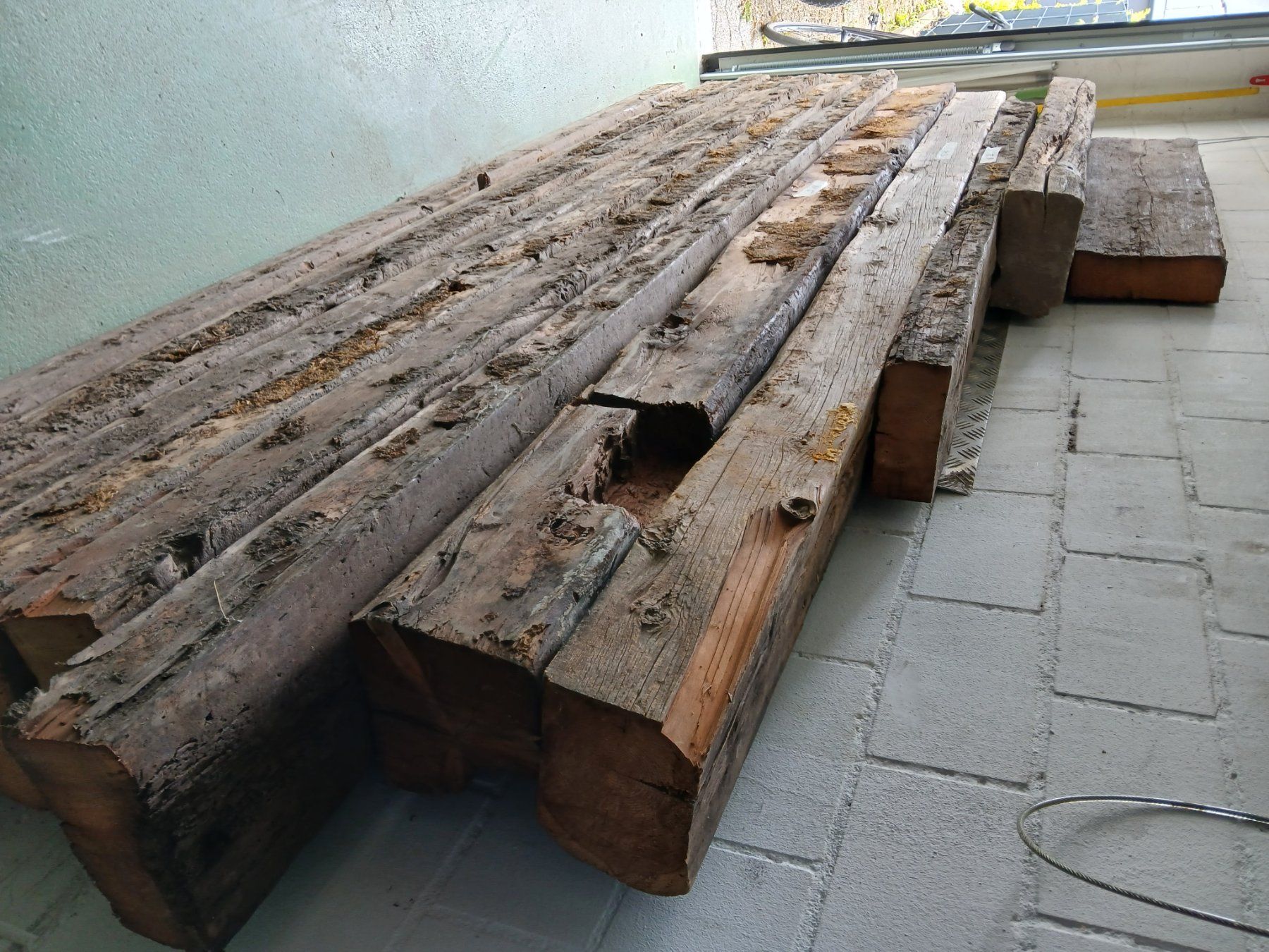 Articoli in legno: Rustikale Lärchenholzbalken – Usato da Zuchwil venduto da pedu79 3