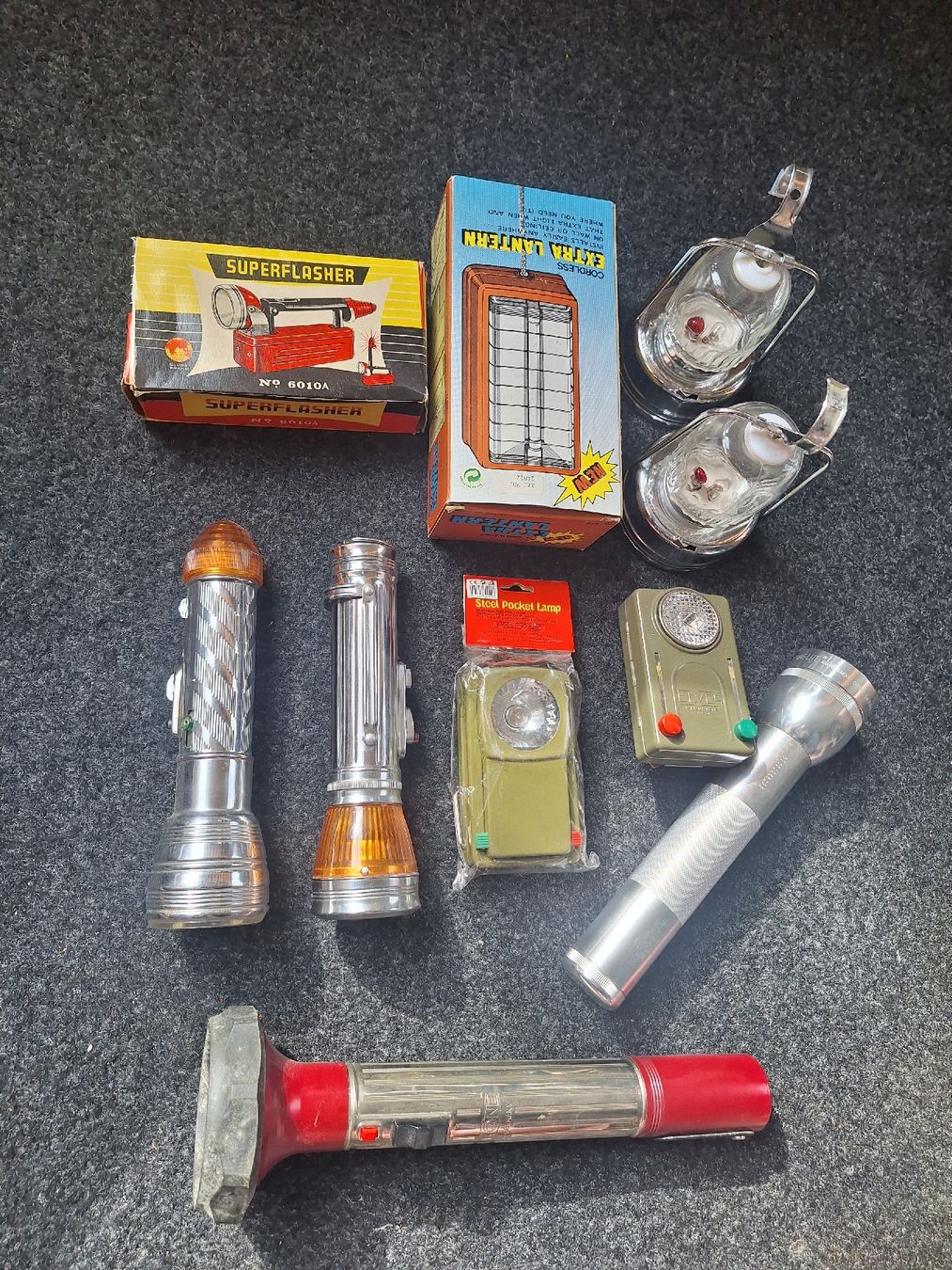 Lampade: 10 ANTIKE TASCHENLAMPEN – Usato da Niederwangen BE venduto da pfiff02