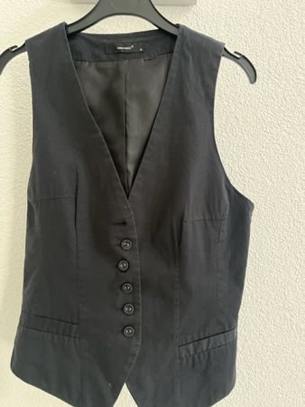 Schwarze Chicoree Gilet, Gr. M, Top Zustand und top aktuell