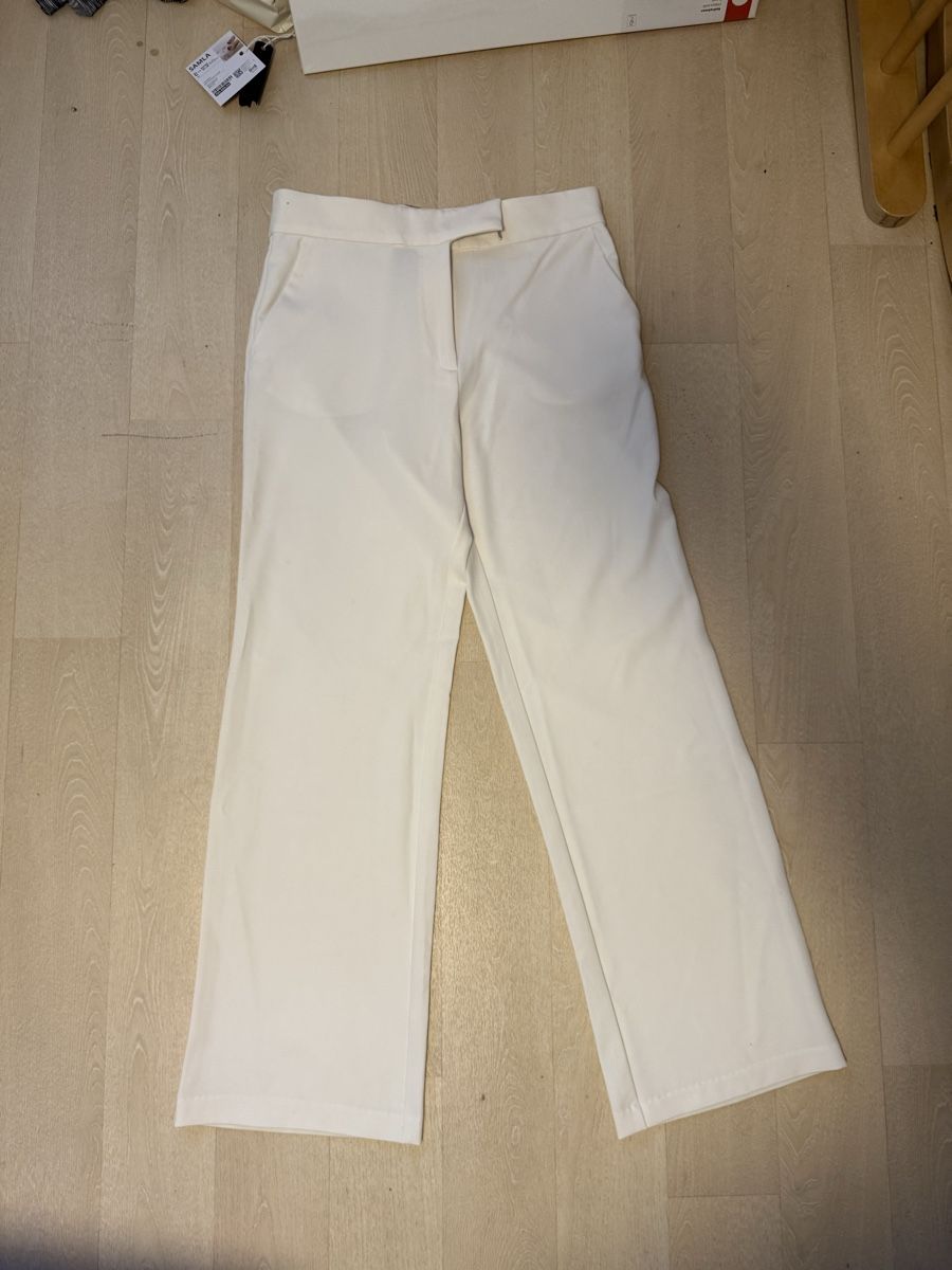 H&M Pantaloni: H&M Hosen gr. 44 – Nuovo e nell'imballaggio originale da Bönigen venduto da nay_w9nv