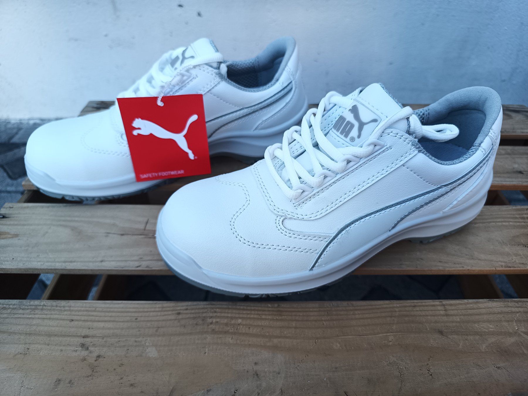 Puma Herrenschuhe: Puma Sicherheitsschuhe S2 SRC 39 – Neu und originalverpackt aus Oberegg von 19franzi94 2