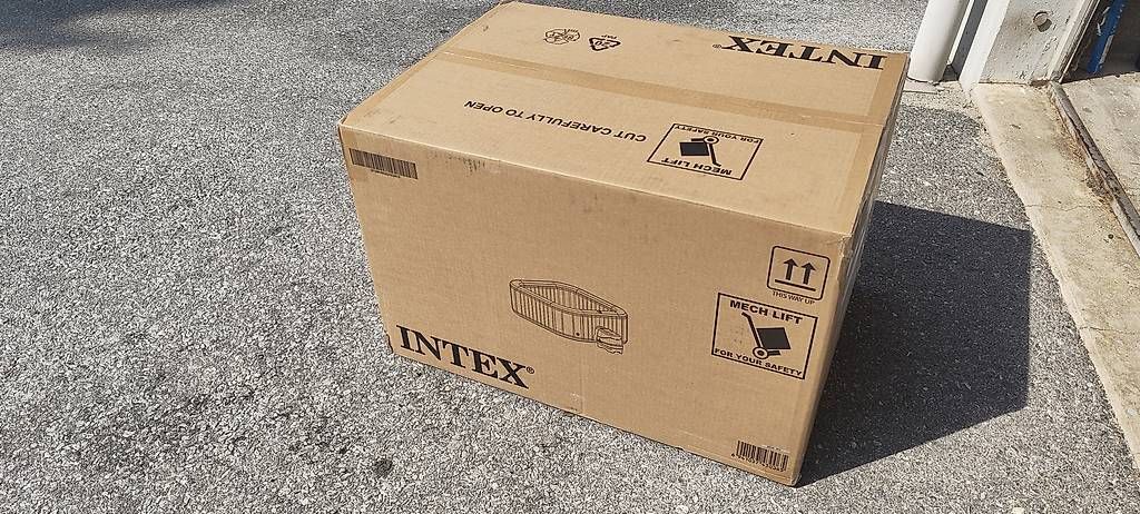 Whirlpool: Jacuzzi Intex neuf – Gebraucht aus Sierre von har_dz2x 2