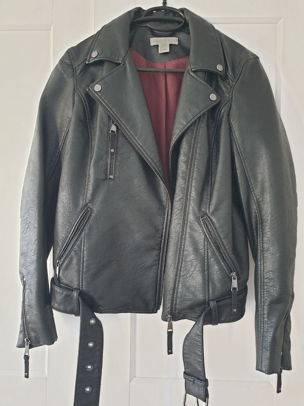 H&M Giacche: Schwarze Kunstlederjacke von H&M, Grösse 38 – Usato da Steffisburg venduto da Blue_bj5g