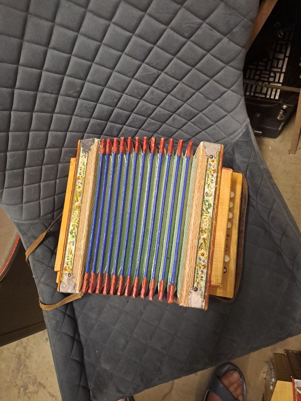 Strumenti musicali: schwyzerorgeli – Usato da Villeneuve venduto da BibiVintage 5
