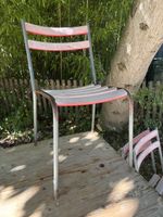 3 alte, robuste Gartenstühle