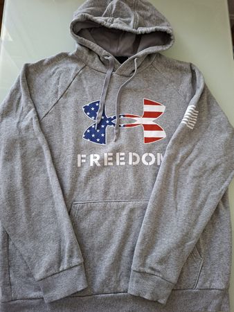 Sweat à capuche Under Armour Freedom, taille L, gris