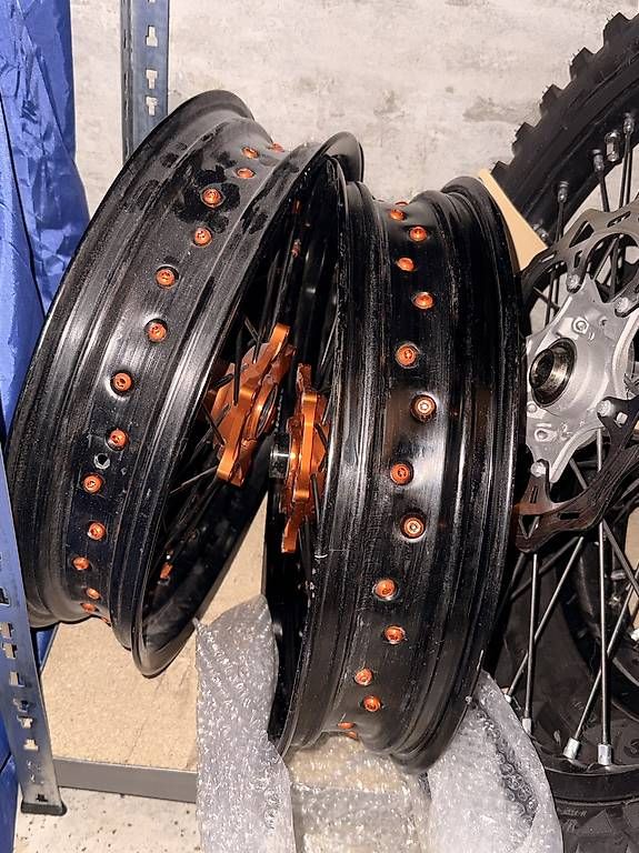 Cerchioni: 1x Supermoto Felgen Hinterrad – Usato da Luterbach venduto da Yukiioo