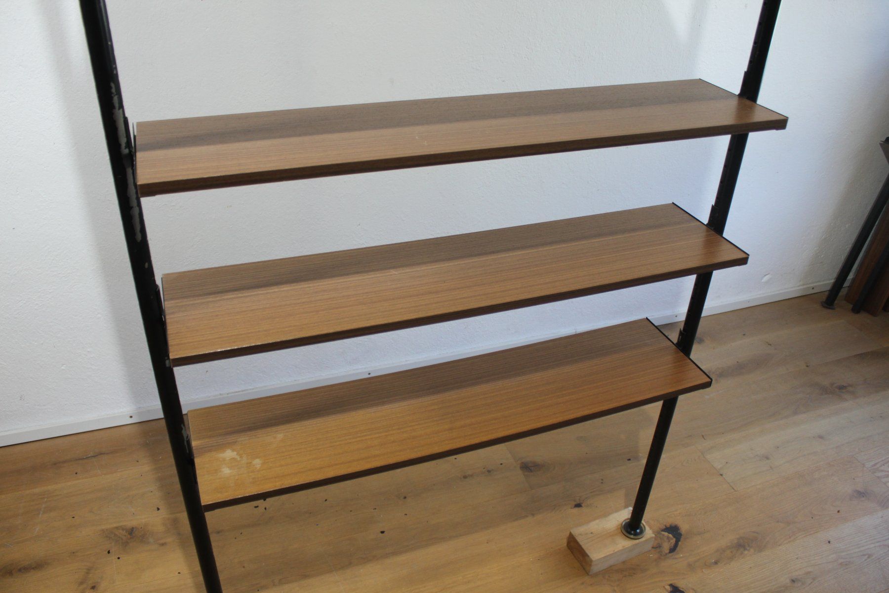Scaffali: Midcentury Teleskop Regal mit Korpus – Usato da Glarus venduto da Toni-Glarus 3