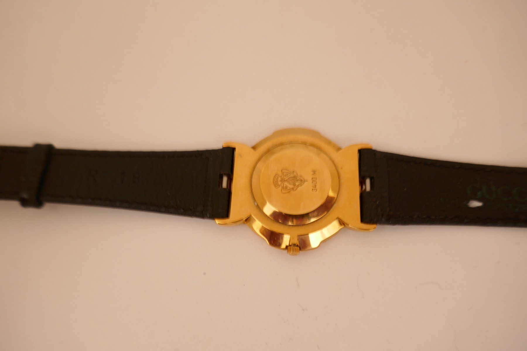 Gucci Orologi: Gucci Armbanduhr vergoldet – Usato da Muttenz venduto da einfach-schoen 2