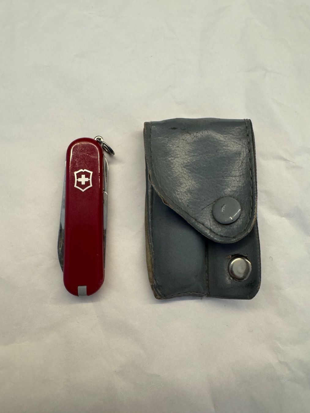 Victorinox Taschenmesser: Victorinox Classic mit Lederetui – Gebraucht aus Kestenholz von Sackmesser67 2