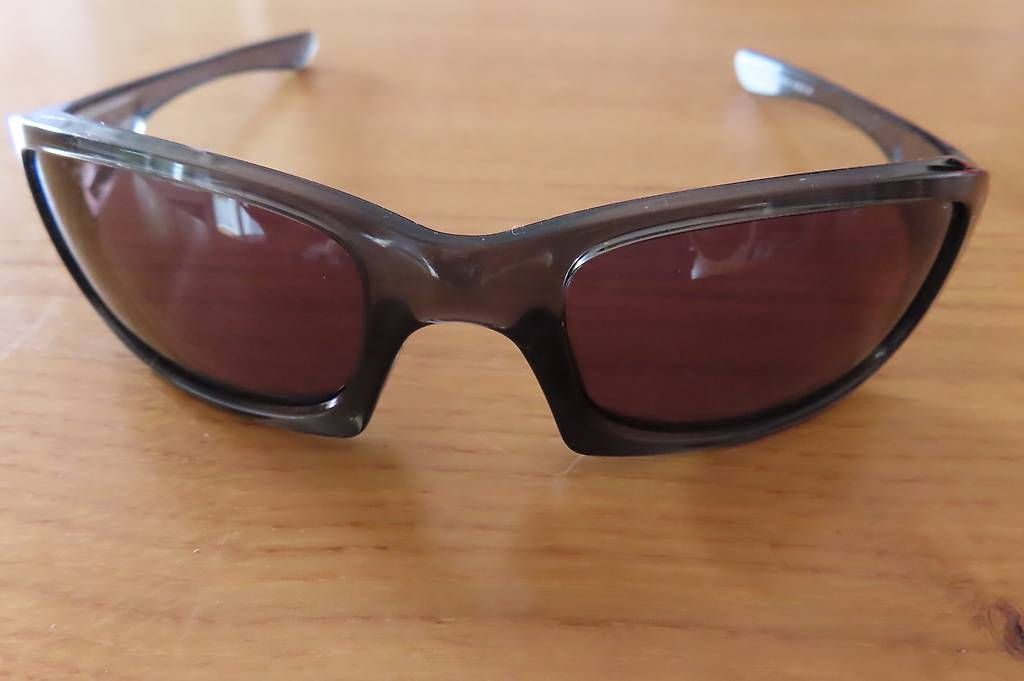 Lunettes & Verres: Lunettes soleil OAKLEY – D'occasion à La Sarraz par jaccardmar 1