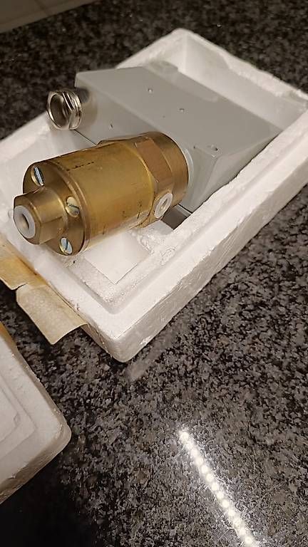 Spine: Pressostat Typ 920 2374  trafag – Usato da Hägendorf venduto da CLBPL4 4